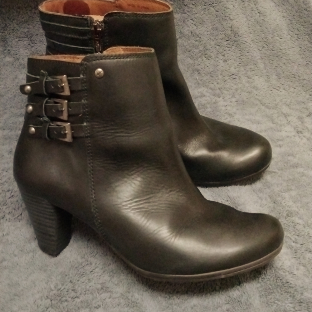 Pikolinos Beautiful black leather zip up boots, Spain size 38 (size 7.5-8)GUC